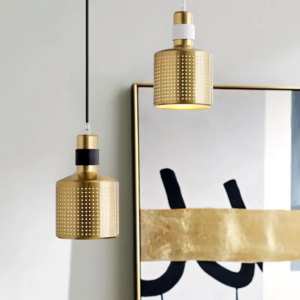 Pendente Dourado Vazado Pós-Moderno