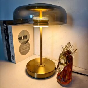 Luminária de Mesa Áurea em Vidro